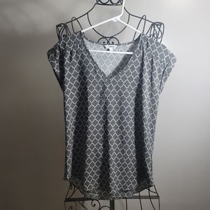 Express gray and white print v-neck blouse size small